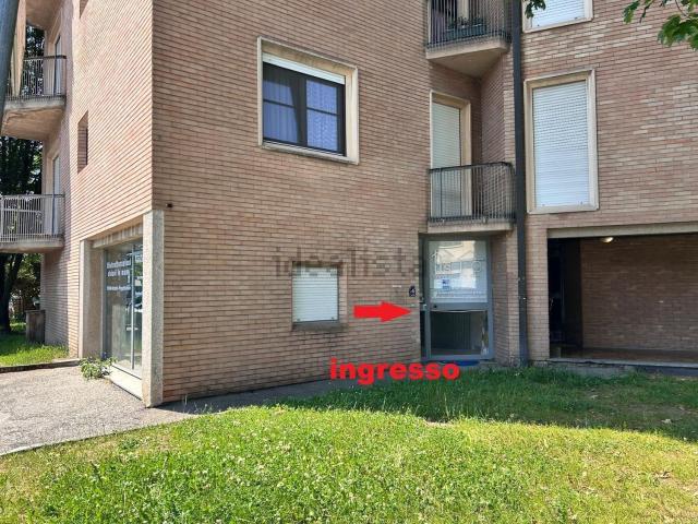Locale in vendita di 125 m² in Via Melette, 4
