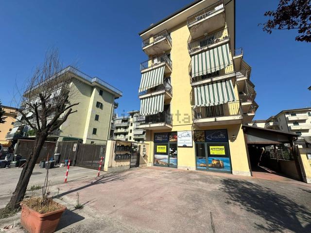 Locale in vendita di 125 m² in Via Sferracavalli