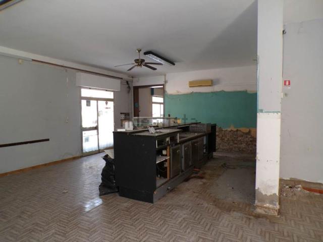 Locale in vendita di 125 m² in Viale Vittorio Emanuele, 24