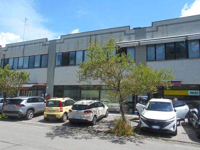 Locale in vendita di 125 m² in Viale Europa