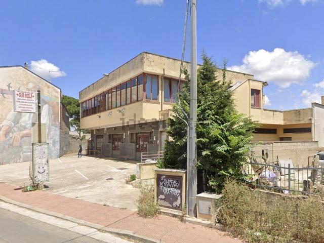 Locale in vendita di 1266 m² in Viale Rinascita, 72