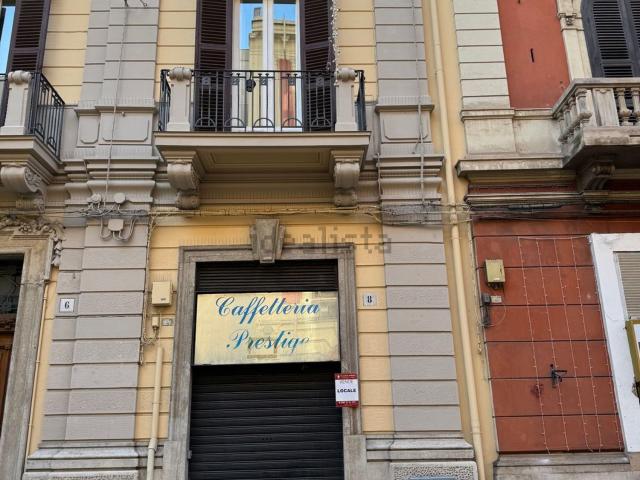 Locale in vendita di 126 m² in Via Cardassi