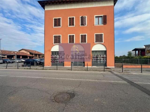 Locale in vendita di 126 m² in Via Cristoforo Colombo