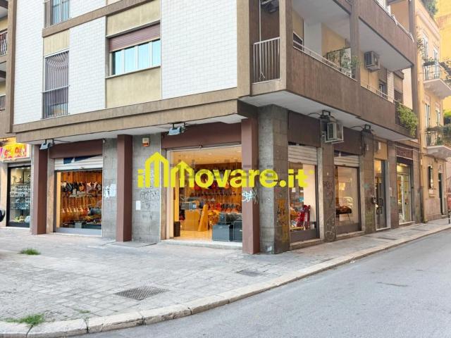 Locale in vendita di 126 m² in Via Enrico Toti, 13