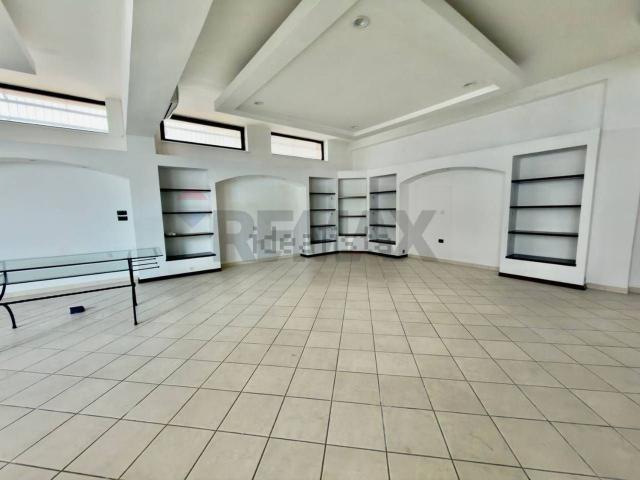 Locale in vendita di 126 m² in Via Mimina Caputi, 15