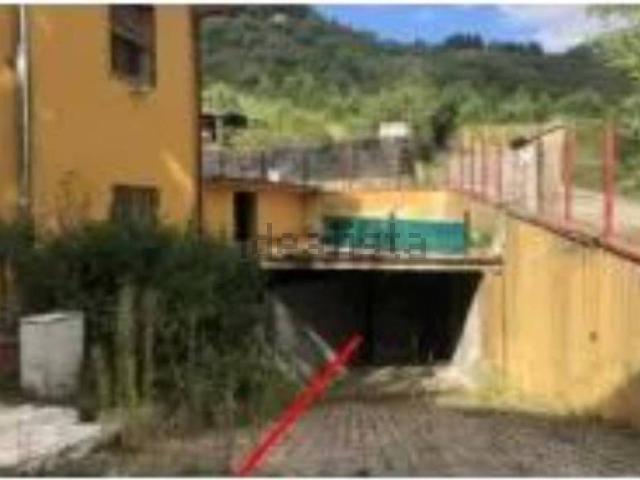Locale in vendita di 1274 m² in Contrada Pantano