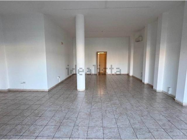Locale in vendita di 127 m² in Via Ada Cudazzo, 25