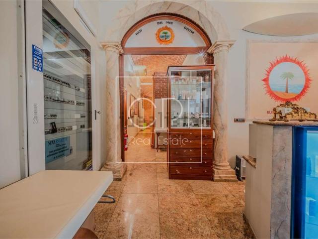 Locale in vendita di 127 m² in Via San Quintino, 16