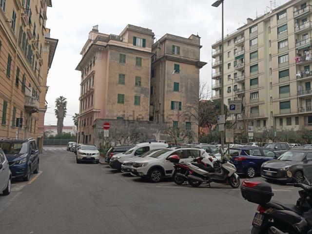 Locale in vendita di 127 m² in Via Tomaso Grossi, 13