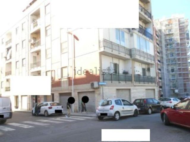 Locale in vendita di 127 m² in Via Trincea dei Razzi, 76