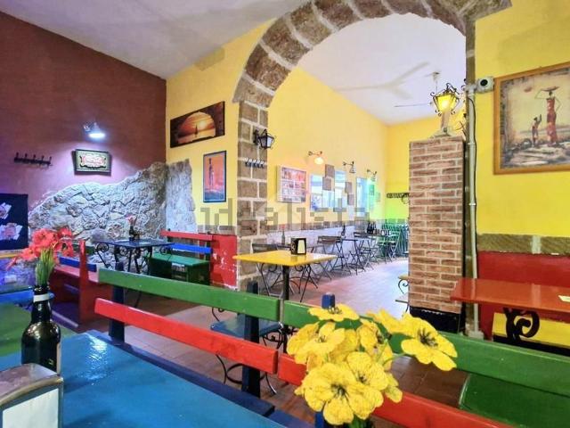 Locale in vendita di 127 m² in Piazza Olivella, 2