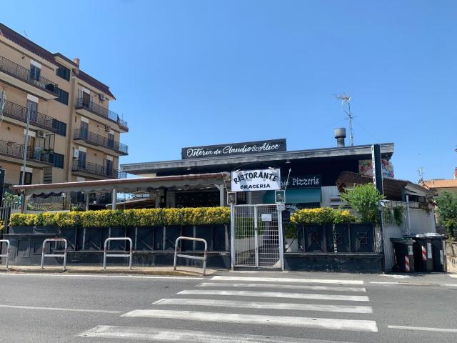 Locale in vendita di 1280 m² in Via Casal Lumbroso, 50