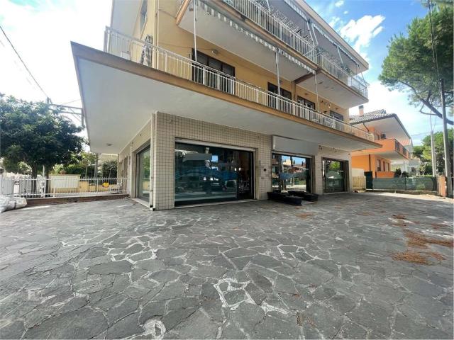 Locale in vendita di 128 m²