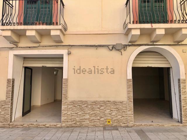 Locale in vendita di 128 m² in Via Consolare Valeria, 104