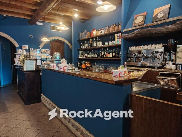 Locale in vendita di 128 m² in Via San Pietro in Verzolo, 19