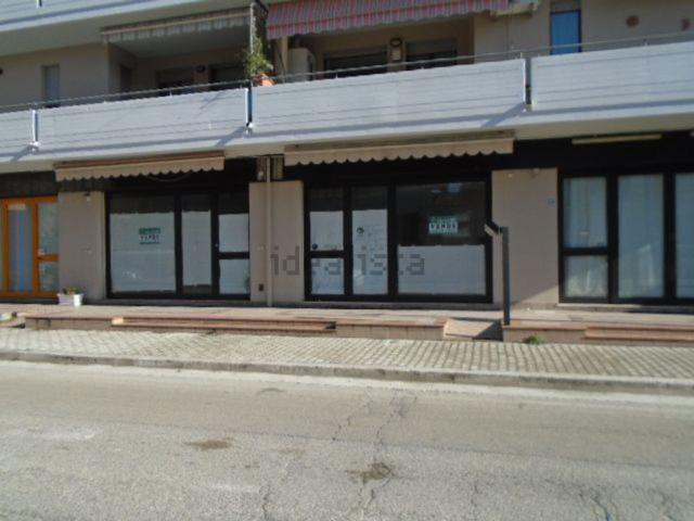 Locale in vendita di 128 m² in Via Roma, 304