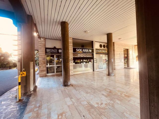 Locale in vendita di 129 m² in Via Cipro, 16