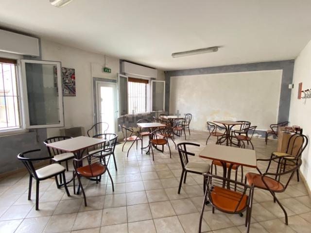 Locale in vendita di 129 m² in Via Provinciale, 1