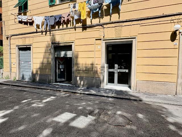 Locale in vendita di 129 m² in Via Vincenzo Maculano, 27