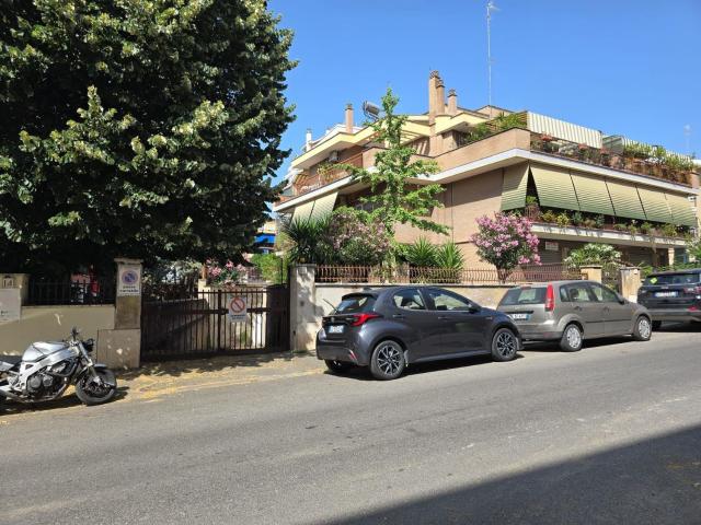 Locale in vendita di 129 m² in Via Vincenzo Viara de Ricci