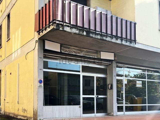 Locale in vendita di 129 m² in Viale Roma, 188