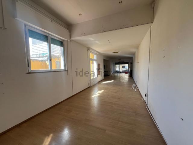 Locale in vendita di 129 m² in Corso Giacomo Matteotti