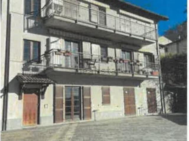 Locale in vendita di 1308 m² in Via Torino, 15071