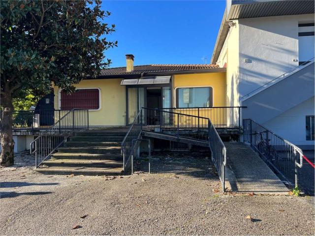 Locale in vendita di 130 m²