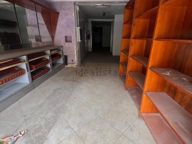 Locale in vendita di 130 m² in Via Comandante Simone Gulí, 120