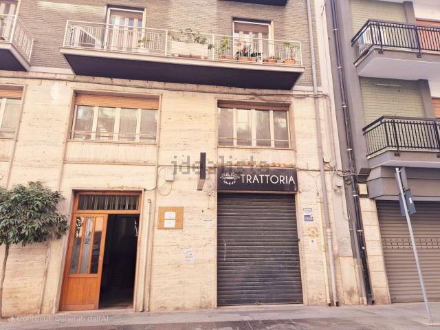 Locale in vendita di 130 m² in Via Abate Giacinto Gimma, 194