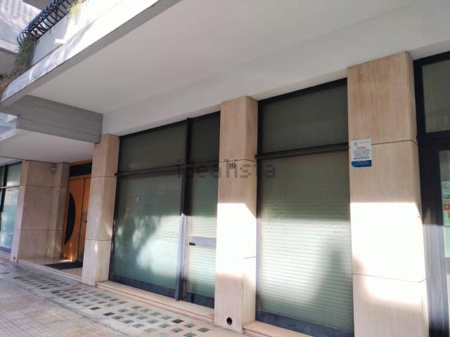 Locale in vendita di 130 m² in Via Baldassarre Papadia, 13