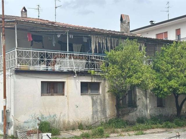 Locale in vendita di 130 m² in Via G. Garibaldi