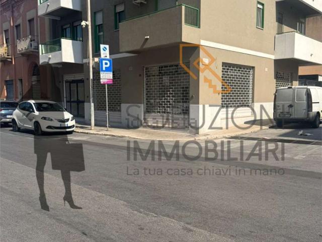 Locale in vendita di 130 m² in Via G. Marconi, 327