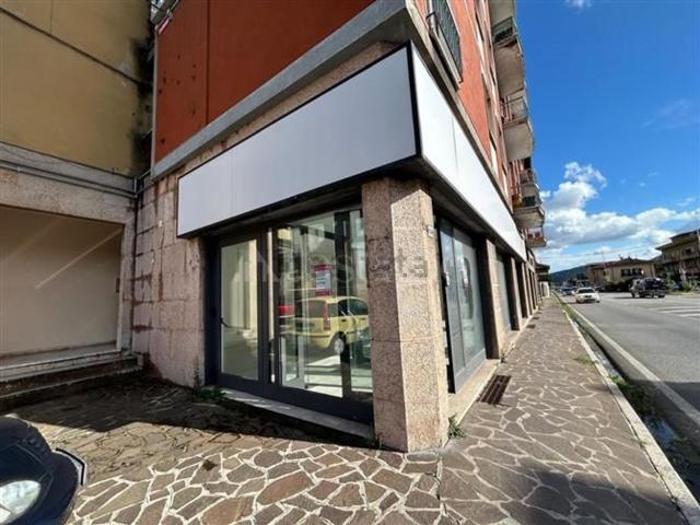 Locale in vendita di 130 m² in Via Giuseppe Garibaldi
