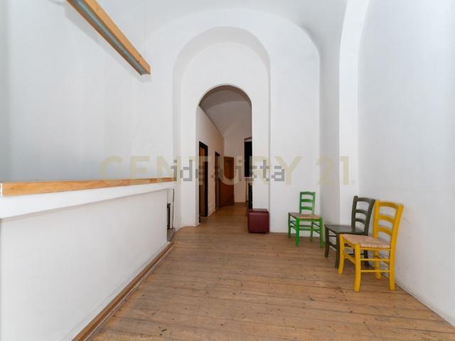 Locale in vendita di 130 m² in Via Giuseppe Verdi, 65