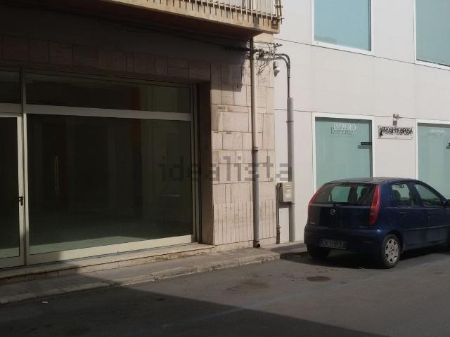 Locale in vendita di 130 m² in Via giacomo matteotti, 299