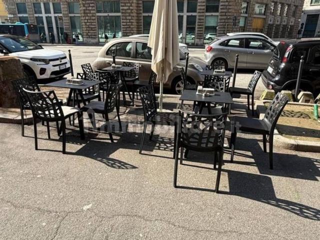 Locale in vendita di 130 m² in Via Giosuè Carducci, 2