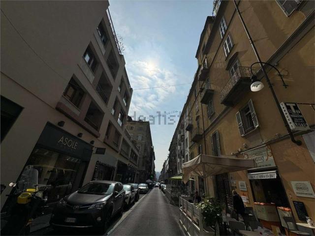 Locale in vendita di 130 m² in Via Giovanni Giolitti, 7