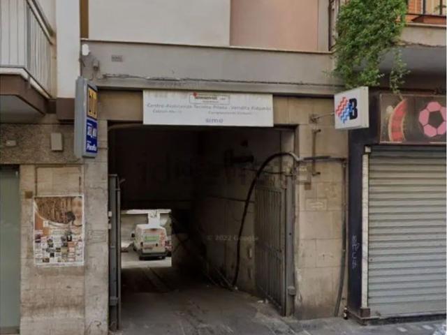 Locale in vendita di 130 m² in Via D&apos Ossuna