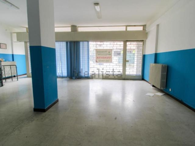 Locale in vendita di 130 m² in Via Dall&apos Ovo