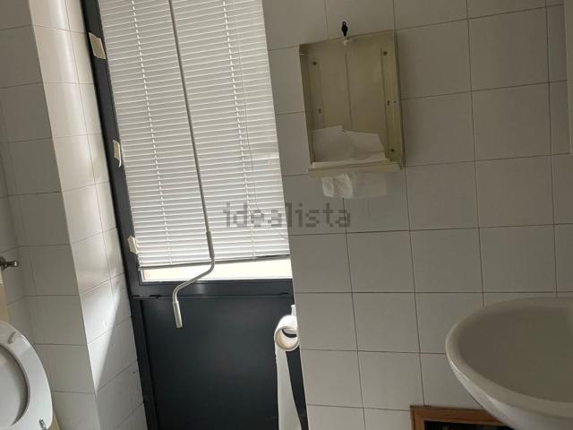 Locale in vendita di 130 m² in Via De Gasperi, 20