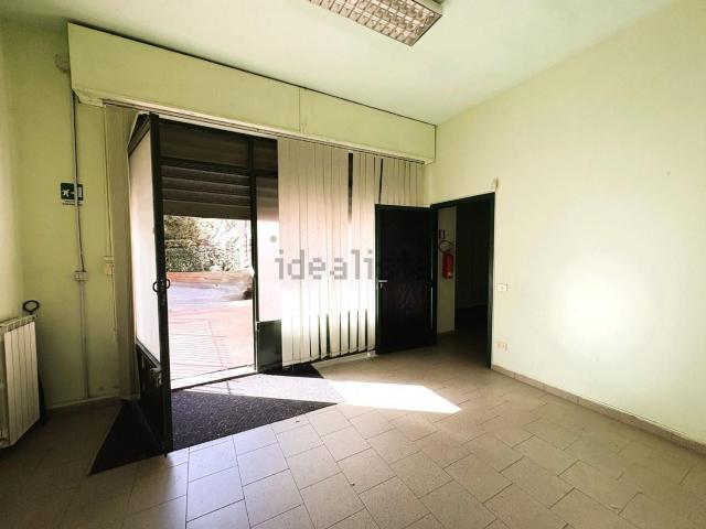 Locale in vendita di 130 m² in Via del Pentathlon