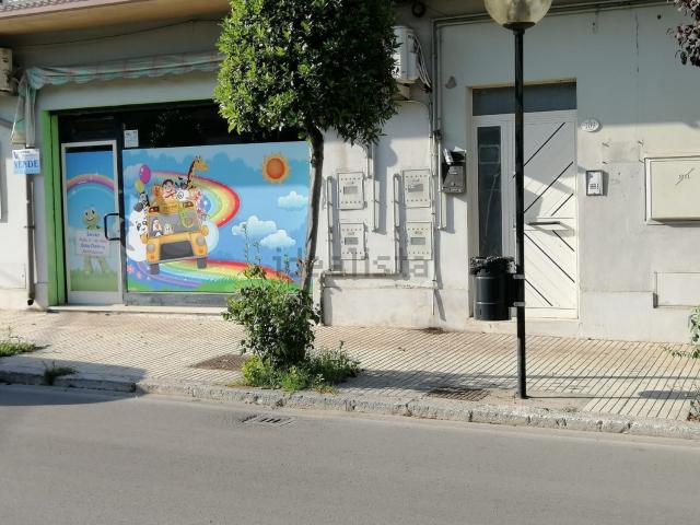 Locale in vendita di 130 m² in Via del Sangro, 105