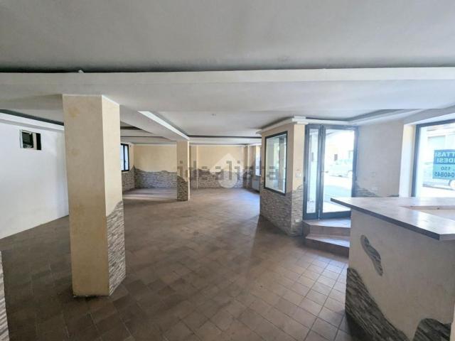Locale in vendita di 130 m² in Via Felice Cavallotti