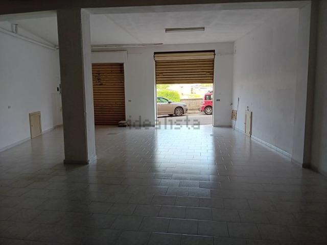 Locale in vendita di 130 m² in Via Orazio