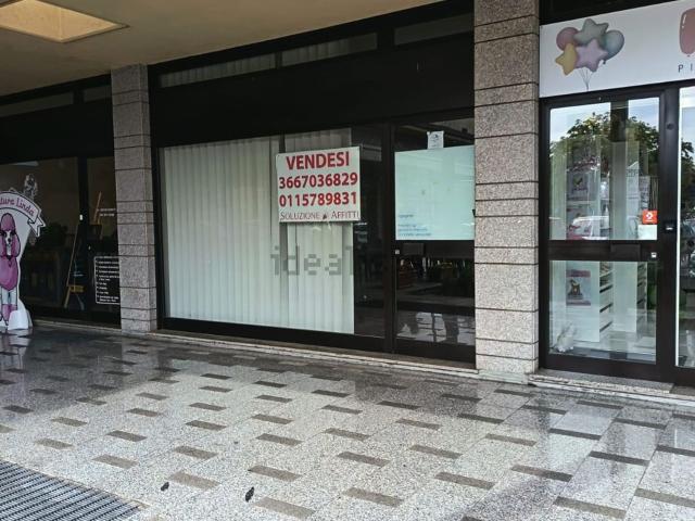 Locale in vendita di 130 m² in Via Migliarone
