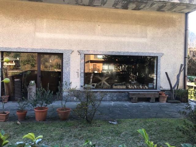 Locale in vendita di 130 m² in Via Milano