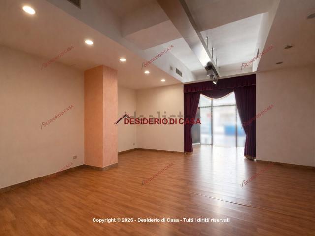 Locale in vendita di 130 m² in Via Nazionale, 155