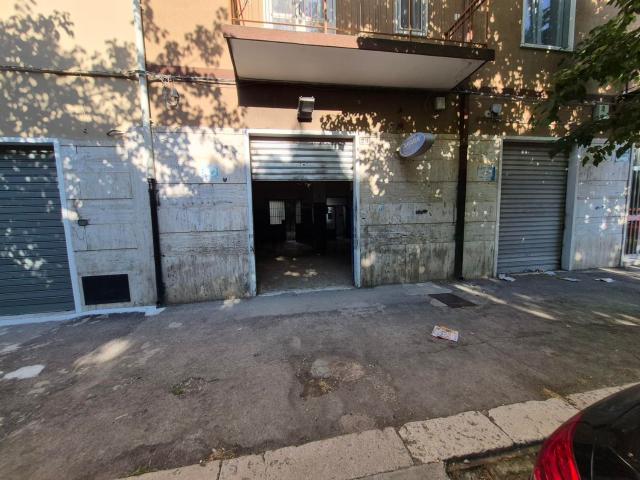 Locale in vendita di 130 m² in Via Nicola Fornelli