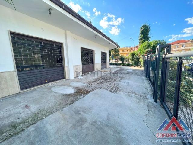 Locale in vendita di 130 m² in Via Stella, 465